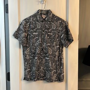 Men’s black and white short sleeve button down